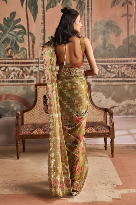 Show Shaa Floral Print Saree With Embroidered Corset & Belt