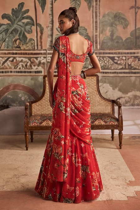 Show Shaa Floral Pre-Draped Saree & Embroidered Blouse
