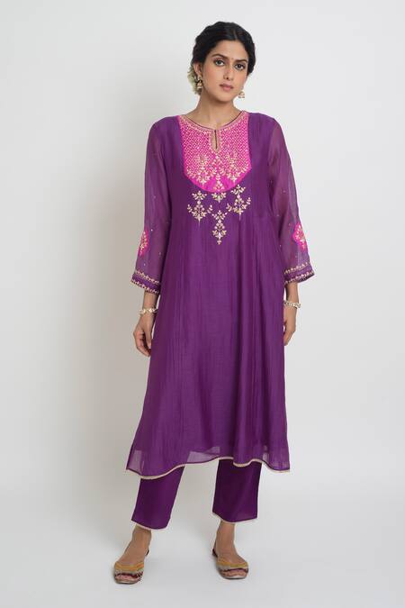 Sinjhar Purple Chanderi, Silk Organza Embroidery, Metallic Kurta, Pant And Dupatta Set Online at Aza Fashions Sinjhar_Purple Chanderi, Silk Organza Embroidery, Metallic Kurta, Pant And Dupatta Set _Online_at_Aza_Fashions