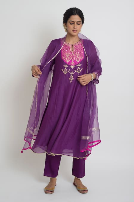 Sinjhar Embroidered Chanderi Kurta, Pant & Dupatta Set 