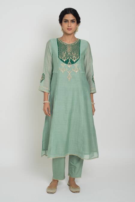 Buy_Sinjhar_Emerald Green Chanderi, Silk Organza Embroidery, Sequins, Kurta Pant Dupatta Set _Online_at_Aza_Fashions