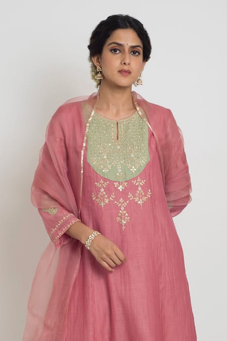 Buy_Sinjhar_Pink Chanderi, Silk Organza Embroidery, Zari Round Kurta, Pant And Dupatta Set 