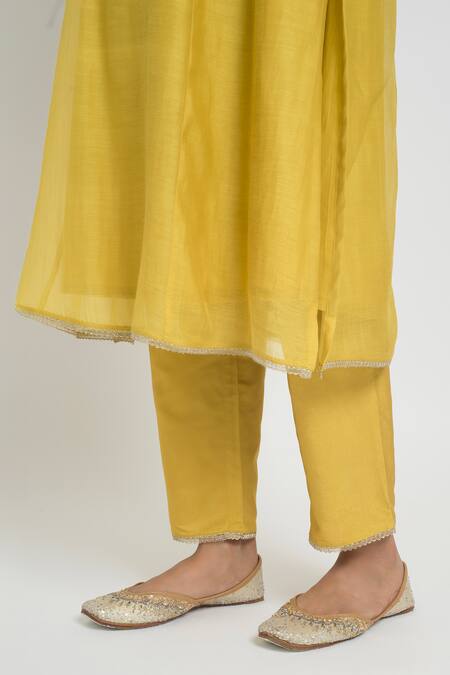 Sinjhar_Yellow Chanderi, Silk Organza Embroidery, Metallic Kurta, Pant And Dupatta Set _Online_at_Aza_Fashions