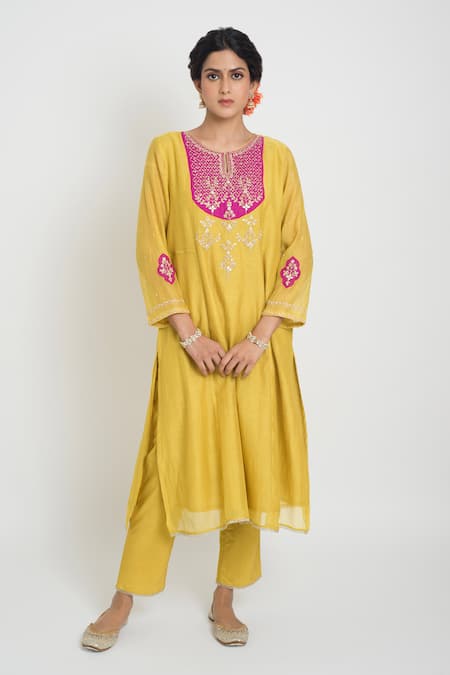 Buy_Sinjhar_Yellow Chanderi, Silk Organza Embroidery, Metallic Kurta, Pant And Dupatta Set _Online_at_Aza_Fashions