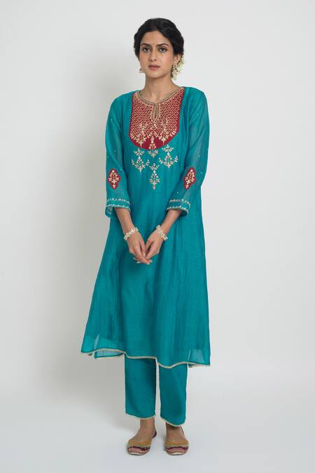 Sinjhar_Blue Chanderi, Silk Organza Embroidery, Zari, Tassels, Kurta, Pant And Dupatta Set _Online_at_Aza_Fashions