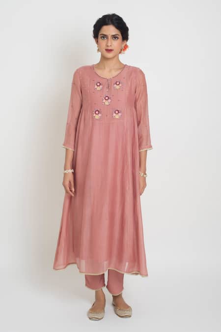 Sinjhar_Pink Chanderi Embroidery, Beads, Tassels Round Neck Kurta, Pant And Dupatta Set _Online_at_Aza_Fashions