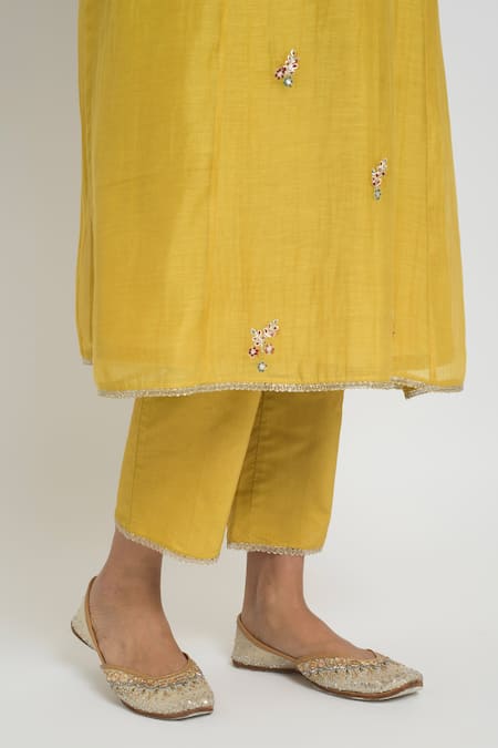 Sinjhar_Yellow Chanderi, Cotton, Silk Embroidery, Sequins, Kurta, Pant And Dupatta Set _Online_at_Aza_Fashions