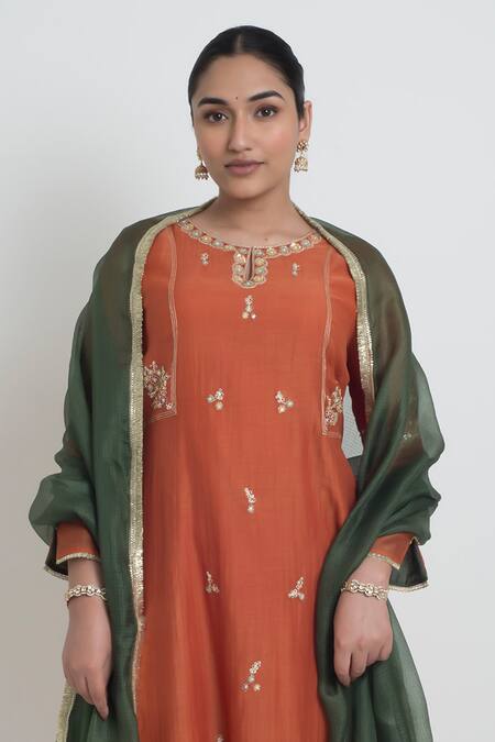 Sinjhar_Rust Chanderi Embroidery, Zari Round Neck, Split Kurta, Pant And Dupatta Set _at_Aza_Fashions