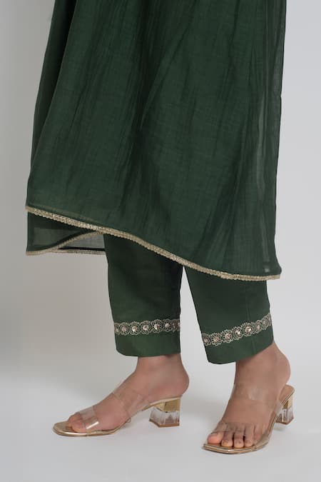 Sinjhar Green Chanderi Embroidery, Beads, Sequins V-neck Kurta, Pant And Dupatta Set Online at Aza Fashions Sinjhar_Green Chanderi Embroidery, Beads, Sequins V-neck Kurta, Pant And Dupatta Set _Online_at_Aza_Fashions