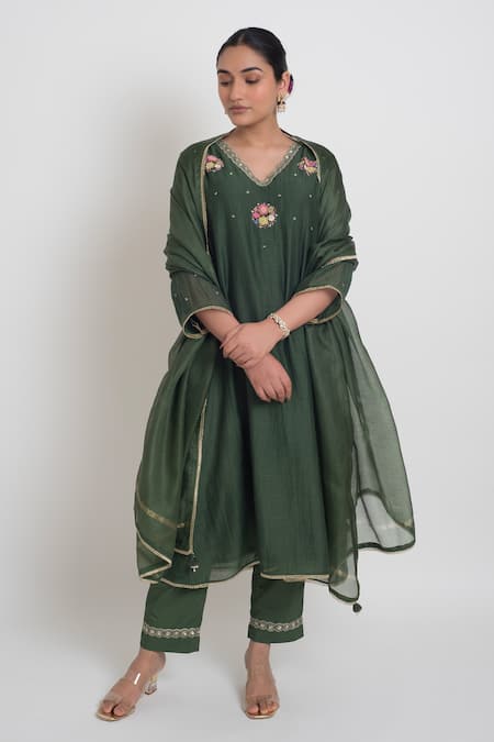 Sinjhar Green Chanderi Embroidery, Beads, Sequins V-neck Kurta, Pant And Dupatta Set at Aza Fashions Sinjhar_Green Chanderi Embroidery, Beads, Sequins V-neck Kurta, Pant And Dupatta Set _at_Aza_Fashions