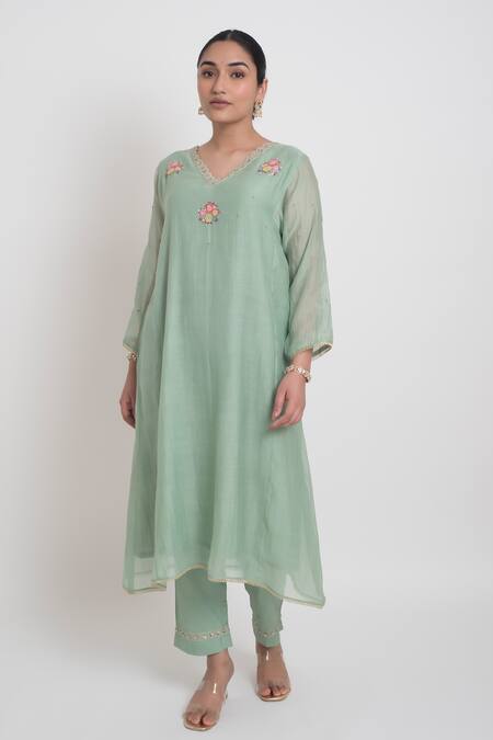 Sinjhar_Green Chanderi Embroidery, Sequins, Tassels V-neck Kurta, Pant And Dupatta Set _at_Aza_Fashions
