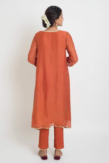 Sinjhar Embroidered Chanderi Kurta Set With Dupatta 