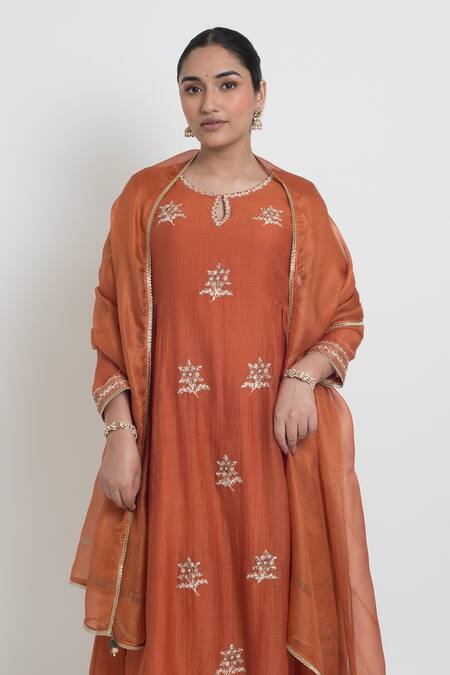 Sinjhar_Rust Chanderi Embroidery, Zari, Piping Round Neck, Kurta, Pant And Dupatta Set _at_Aza_Fashions