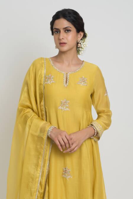 Buy_Sinjhar_Yellow Chanderi, Kota Doria Sequins, Embroidered Kurta, Pant And Silk Dupatta 