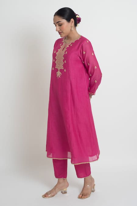 Sinjhar_Fuchsia Chanderi, Silk Organza Embroidery, Zari Split Kurta, Pant And Dupatta Set _Online_at_Aza_Fashions
