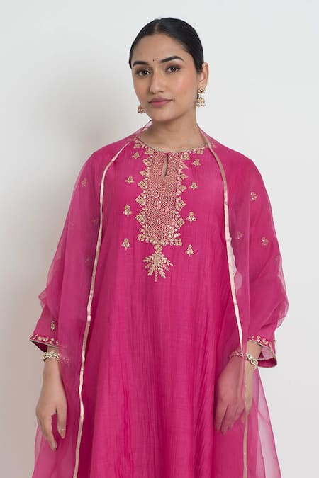 Shop_Sinjhar_Fuchsia Chanderi, Silk Organza Embroidery, Zari Split Kurta, Pant And Dupatta Set _Online_at_Aza_Fashions