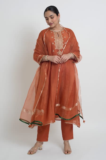 Sinjhar Chanderi Embroidered Kurta, Pant & Dupatta Set 