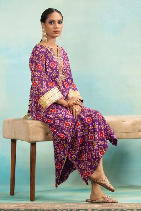Buy_Swati Wadhwani Couture_Purple Chinon Embroidery V-neck Patola Printed Kaftan With Dabka Work _Online_at_Aza_Fashions