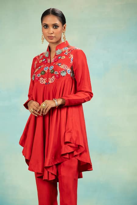 Buy_Swati Wadhwani Couture_Red Silk, Crepe Embroidery Mandarin Collar, Split V-neck Peplum Kurta And Pant Set _Online_at_Aza_Fashions