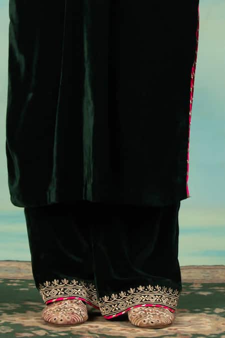 Swati Wadhwani Couture_Emerald Green Velvet Embroidery, Pearls Round Neck Dabka And Choga Set _Online_at_Aza_Fashions