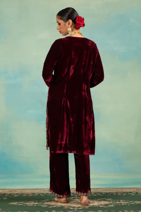 Swati Wadhwani Couture Velvet Dabka Embroidered Kurta Set With Dupatta 