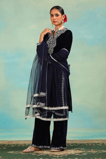 Shop_Swati Wadhwani Couture_Teal Velvet, Net Embroidery, Beads V-neck Dabka And Cutdana Kurta Set _Online_at_Aza_Fashions