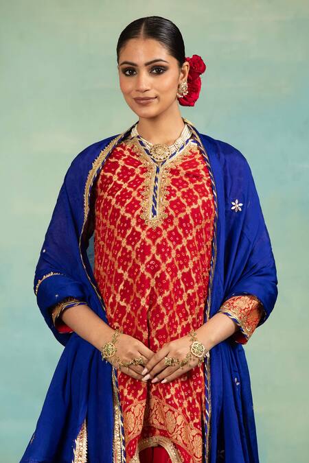 Buy_Swati Wadhwani Couture_Red Brocade Sequins, Embroidery Mandarin Collar, High-low Kurta Set With Dupatta 