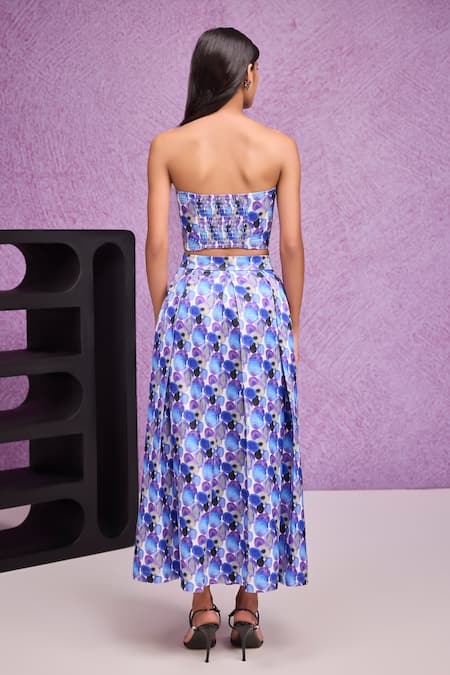 Shop Tara And I Blue Embroidery Sweetheart Neck Aquarelle Print And Bustier at Aza Fashions Shop_Tara And I_Blue Embroidery Sweetheart Neck Aquarelle Print And Bustier _at_Aza_Fashions