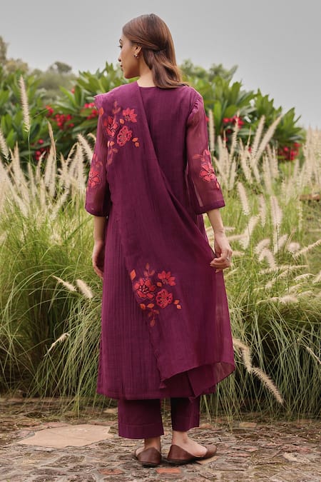 Shop Vaayu Purple Muslin, Cotton Applique Round Neck Amethyst Kurta Set at Aza Fashions Shop_Vaayu_Purple Muslin, Cotton Applique Round Neck Amethyst Kurta Set _at_Aza_Fashions