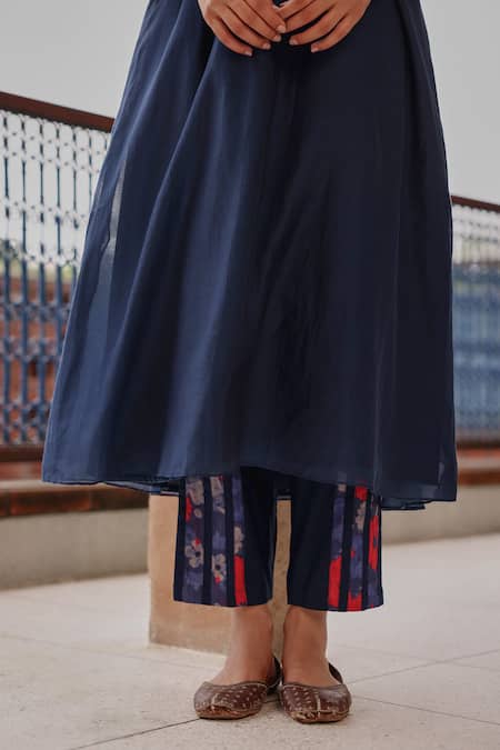 Vaayu_Blue Muslin, Cotton Applique, Foil Printing Round Indigo Bloom Kurta And Pant Set _Online_at_Aza_Fashions