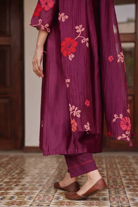 Buy_Vaayu_Purple Silk Applique, Tassels Round Neck Amethyst Floral Kurta Set _Online_at_Aza_Fashions