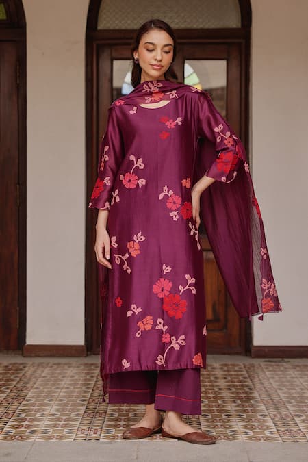 Vaayu Amethyst Applique Floral Kurta Set 