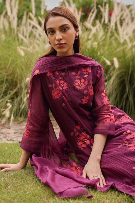 Shop_Vaayu_Purple Silk Applique, Tassels Round Neck Amethyst Floral Kurta Set 