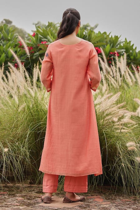 Shop Vaayu Pink Muslin, Cotton Applique, Embroidery V-neck Magnolia Kurta And Pant Set at Aza Fashions Shop_Vaayu_Pink Muslin, Cotton Applique, Embroidery V-neck Magnolia Kurta And Pant Set _at_Aza_Fashions