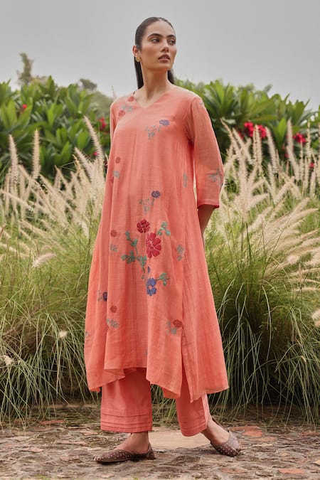 Vaayu Pink Muslin, Cotton Applique, Embroidery V-neck Magnolia Kurta And Pant Set 