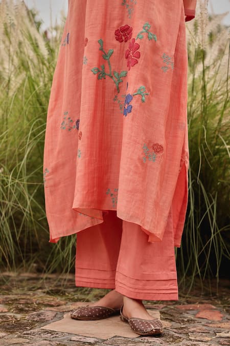Shop Vaayu Pink Muslin, Cotton Applique, Embroidery V-neck Magnolia Kurta And Pant Set Online at Aza Fashions Shop_Vaayu_Pink Muslin, Cotton Applique, Embroidery V-neck Magnolia Kurta And Pant Set _Online_at_Aza_Fashions
