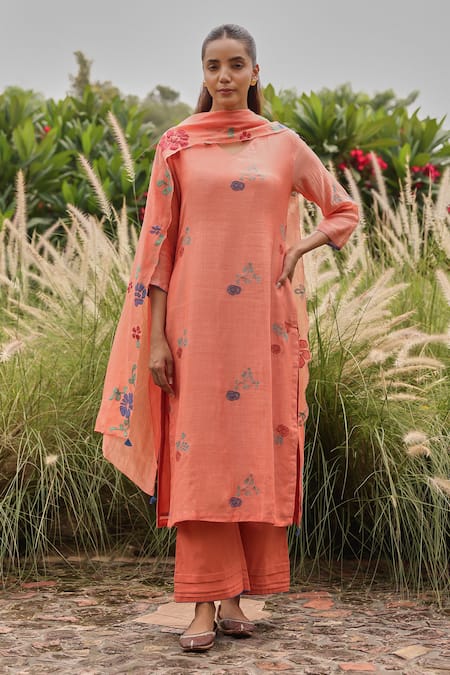 Vaayu Pink Muslin, Cotton Embroidery, Applique, Tassels Magnolia Thread Kurta Set Online at Aza Fashions Vaayu_Pink Muslin, Cotton Embroidery, Applique, Tassels Magnolia Thread Kurta Set _Online_at_Aza_Fashions