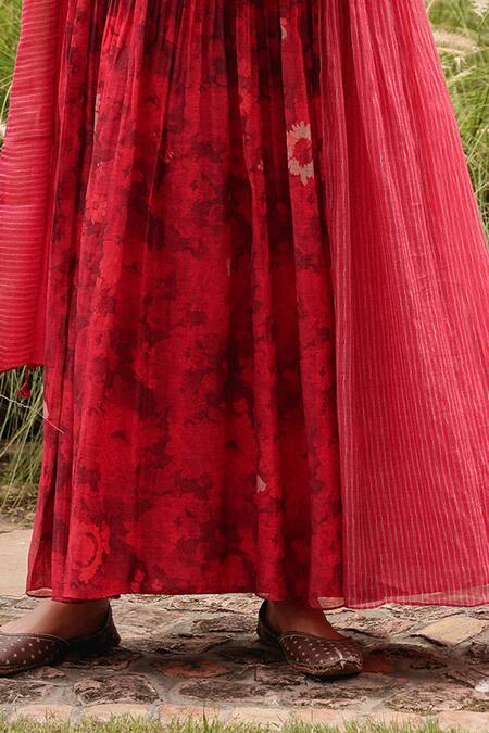 Buy_Vaayu_Pink Muslin, Cotton Embroidery, Applique, Rosewood Bloom Anarkali With Dupatta _Online_at_Aza_Fashions