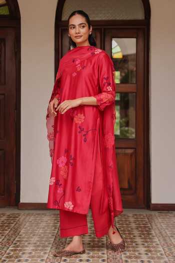 Vaayu_Pink Silk Applique, Tassels Round Neck Rosewood Kurta Set_Online_at_Aza_Fashions