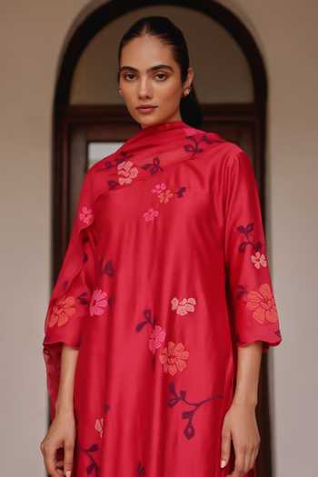 Buy_Vaayu_Pink Silk Applique, Tassels Round Neck Rosewood Kurta Set