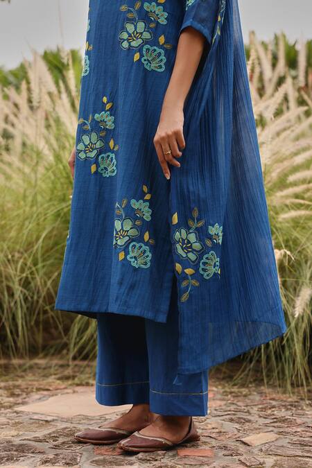 Vaayu_Blue Muslin, Cotton Applique, Embroidery, Tassels Split Indigo Bloom Kurta Set _Online_at_Aza_Fashions