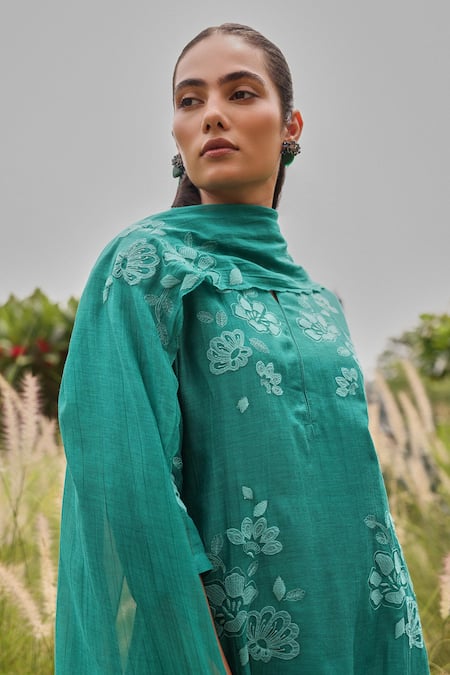 Vaayu_Teal Muslin, Cotton Applique, Embroidery, Tassels Split V-neck Kurta Set _Online_at_Aza_Fashions