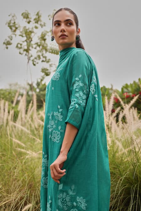 Buy_Vaayu_Teal Muslin, Cotton Applique, Embroidery, Tassels Split V-neck Kurta Set _Online_at_Aza_Fashions