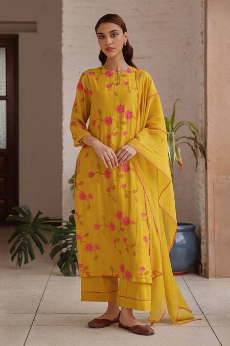 Vaayu Canary Bloom Kurta Set 