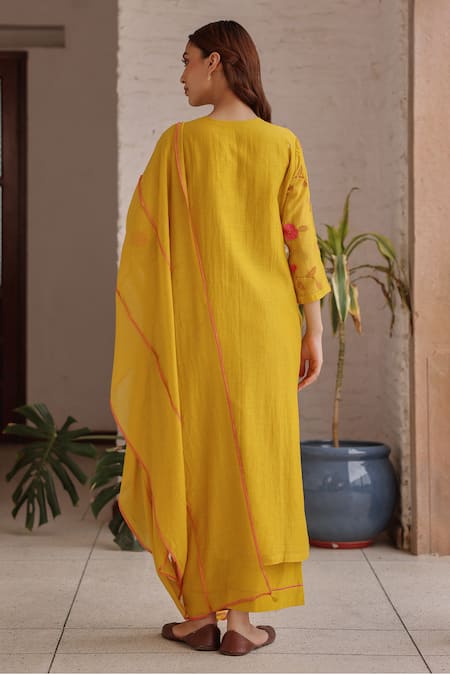 Vaayu Canary Bloom Kurta Set 