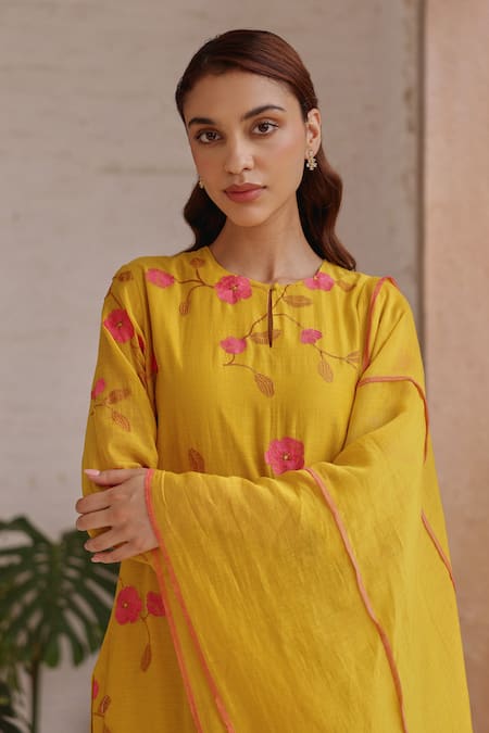 Shop_Vaayu_Yellow Muslin, Cotton Applique, Tassels Round Neck Canary Bloom Kurta Set _Online_at_Aza_Fashions