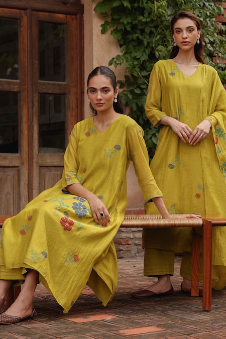 Shop_Vaayu_Yellow Muslin, Cotton Applique, Embroidery Citrine Bloom Kurta And Pant Set 