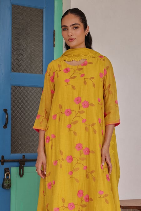 Vaayu_Yellow Muslin, Cotton Embroidery, Applique Canary Bloom Anarkali With Dupatta _Online_at_Aza_Fashions