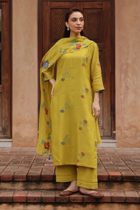 Shop_Vaayu_Yellow Muslin, Cotton Embroidery, Applique, Tassels Citrine Bloom Kurta Set 
