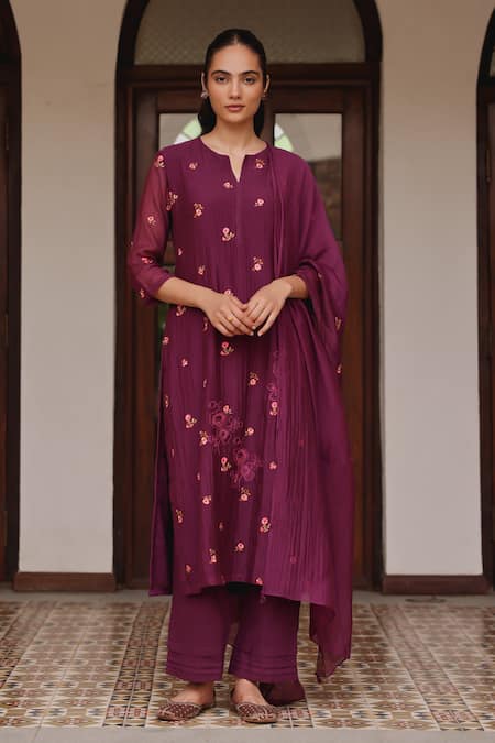 Vaayu Amethyst Bloom Embroidered Kurta Set 